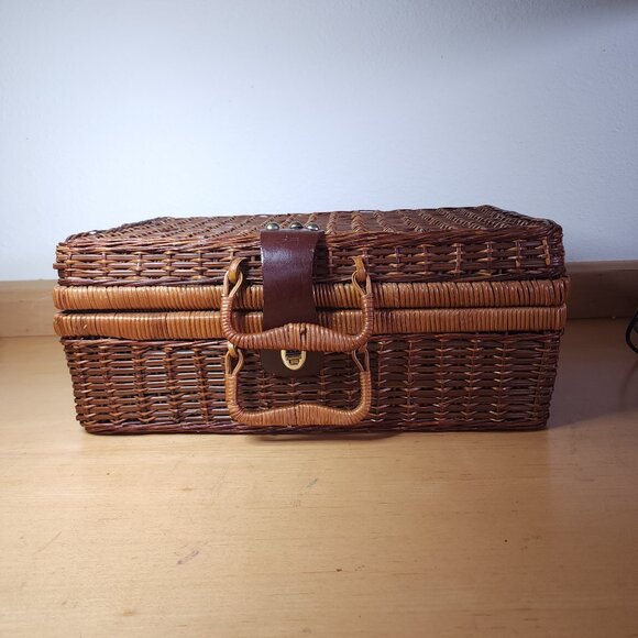 Vintage Picnic Basket Wicker Bamboo Suitcase Woven Lid Latched Mid Century - Picture 1 of 10